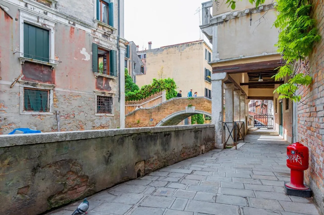 Cannaregio Romantic View Apartment Venice