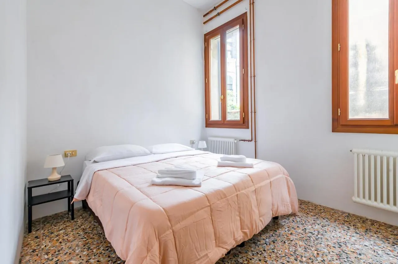 Cannaregio Romantic View Apartment Venice